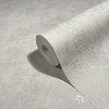 Behang met grove beton structuur en metallic glans